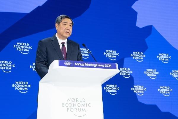 China defende multilateralismo e livre comércio em Davos