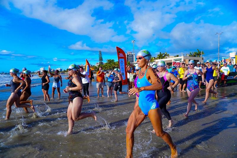 Travessia de Guaratuba fecha semana com recorde de público