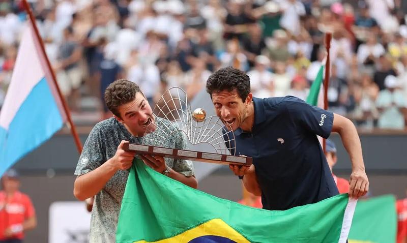 2. João Fonseca e Marcelo Melo são campeões de duplas do Rio Open