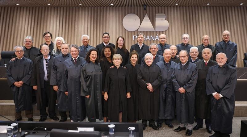 OAB-PR homenageia advogados com 50 anos de inscrição e trajetória ilibada
