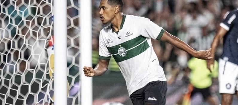 Coritiba vence Remo e garante primeira vitória como mandante