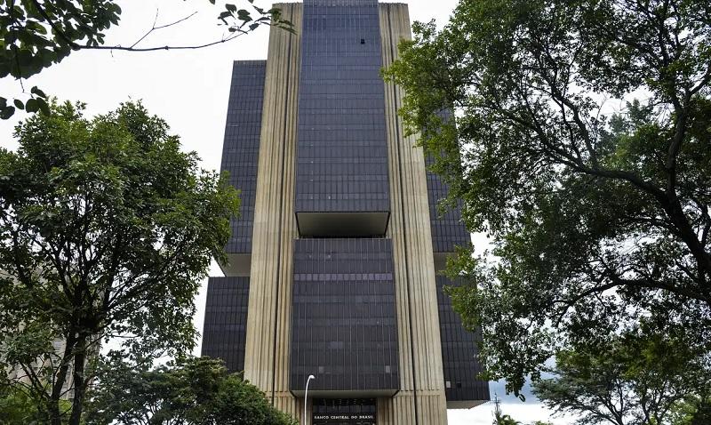 Banco Central reduz juros básicos