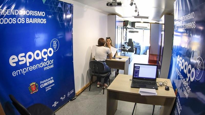 Espaço Empreendedor Móvel amplia acesso ao crédito empresarial