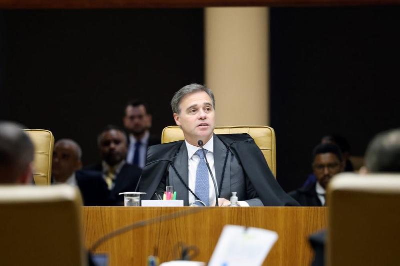 André Mendonça é reconduzido para mais um biênio no TSE