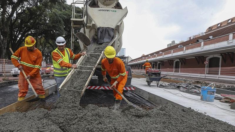 Curitiba Nova estação-tubo de 44 toneladas será transportada à noite para não impactar o trânsito