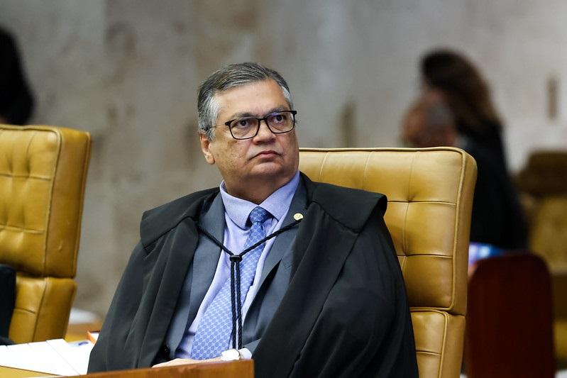 Dino intimida presidentes de 21 partidos políticos para explicar gestão de emendas parlamentares