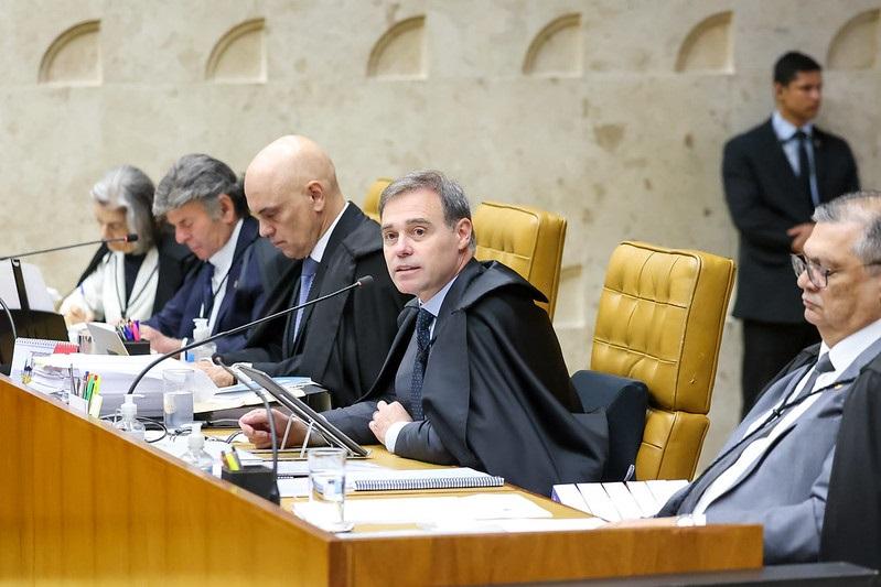 STF ordena suspensão e devolução de penduricalhos 