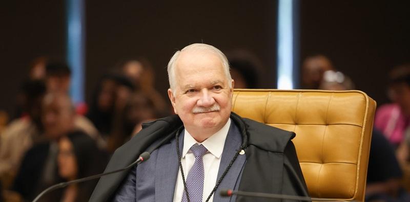 Presidente do STF pede calma em meio a crise institucional