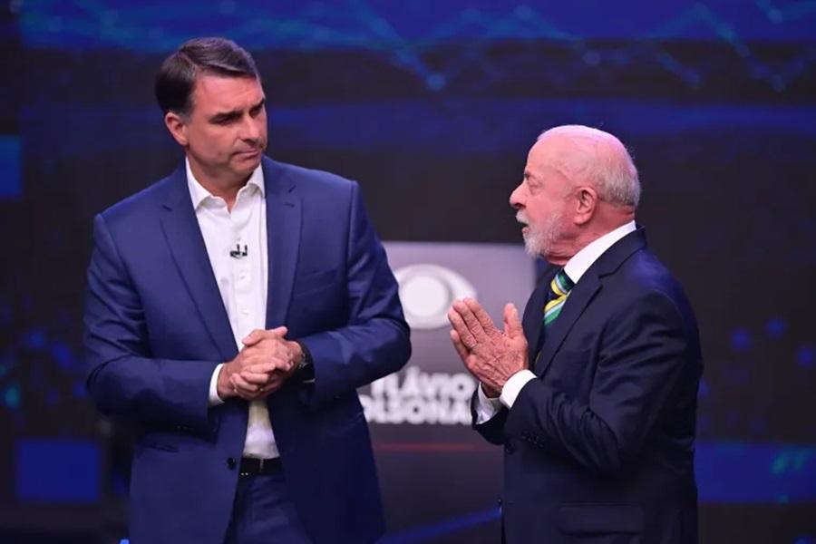 Debate na Band expõe fragilidades de Lula e Flávio Bolsonaro e deixa eleitor à espera de propostas concretas