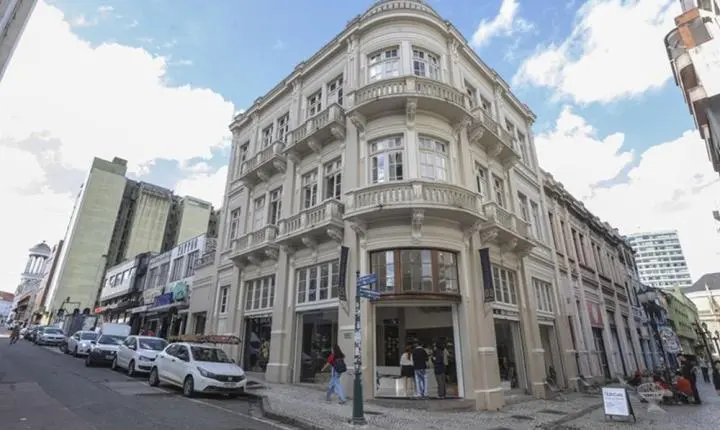 Curitiba - Centro atrai onda de investimentos