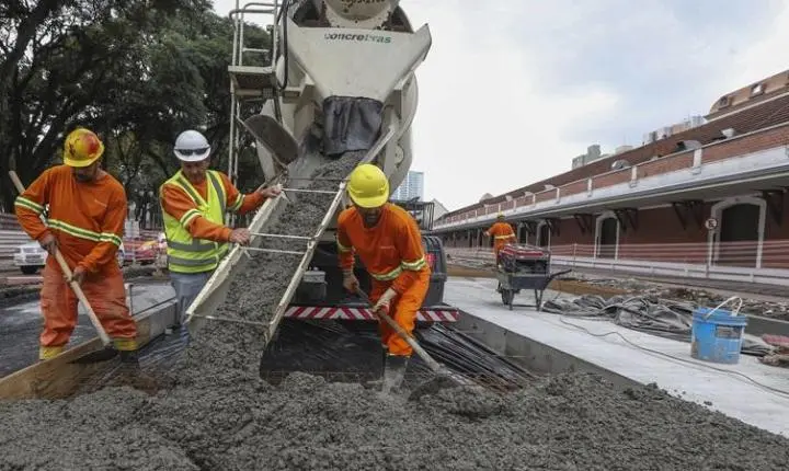 Curitiba Nova estação-tubo de 44 toneladas será transportada à noite para não impactar o trânsito