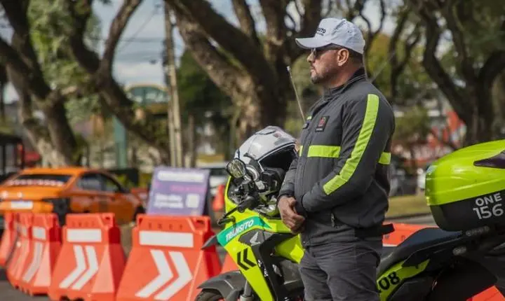 Duas corridas de rua alteram o trânsito na manhã de domingo