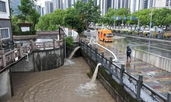 Governo chinês libera R$ 290 milhões em ajuda de emergência após tufão